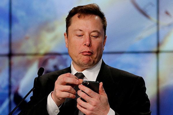 Маск продал акции Tesla почти на семь миллиардов долларов
