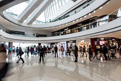 Посещаемость торговых центров Москвы достигла минимума за четыре года